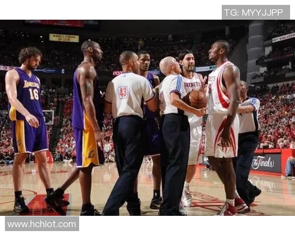 湖人火箭精彩对决回放第四节激烈瞬间回顾与分析